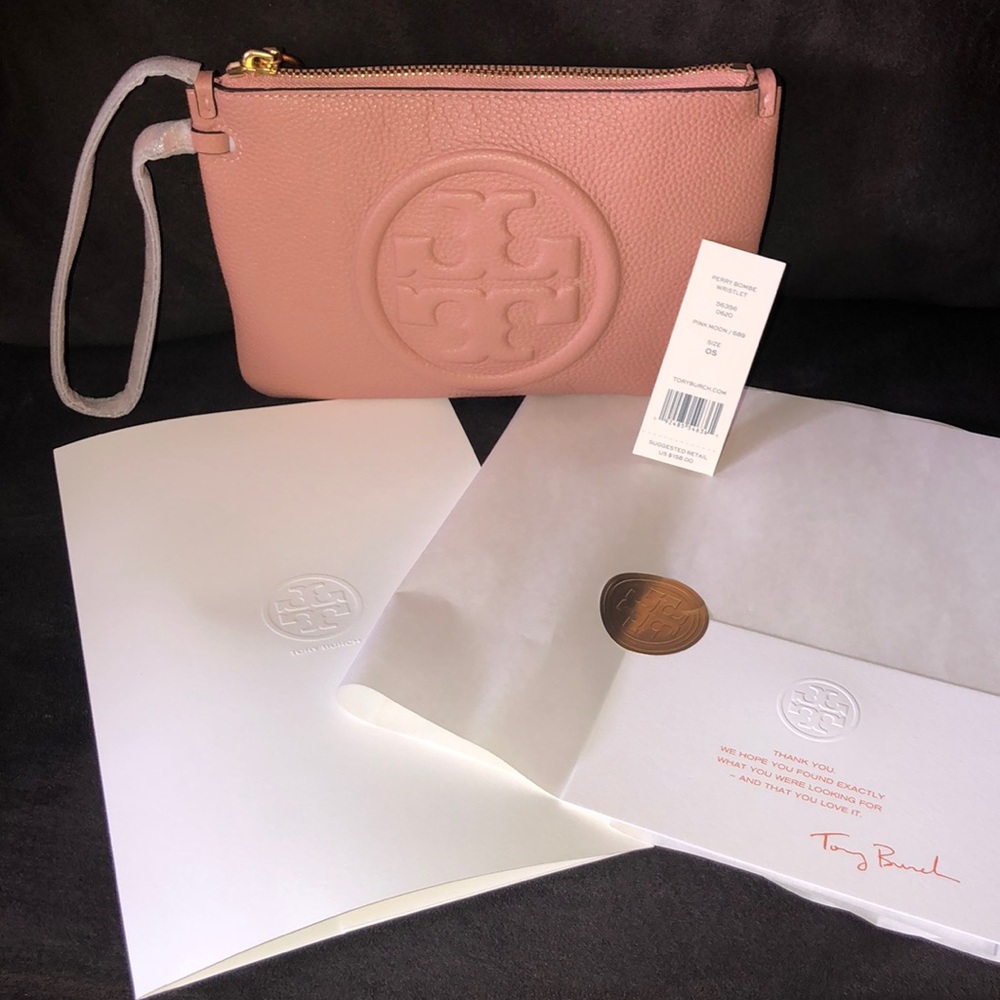 BNWT tory Burch wristlet